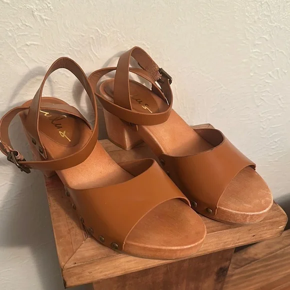 Lulu's Brown Leather Mules with Wooden Platform Size 9 - Picture 3 of 8